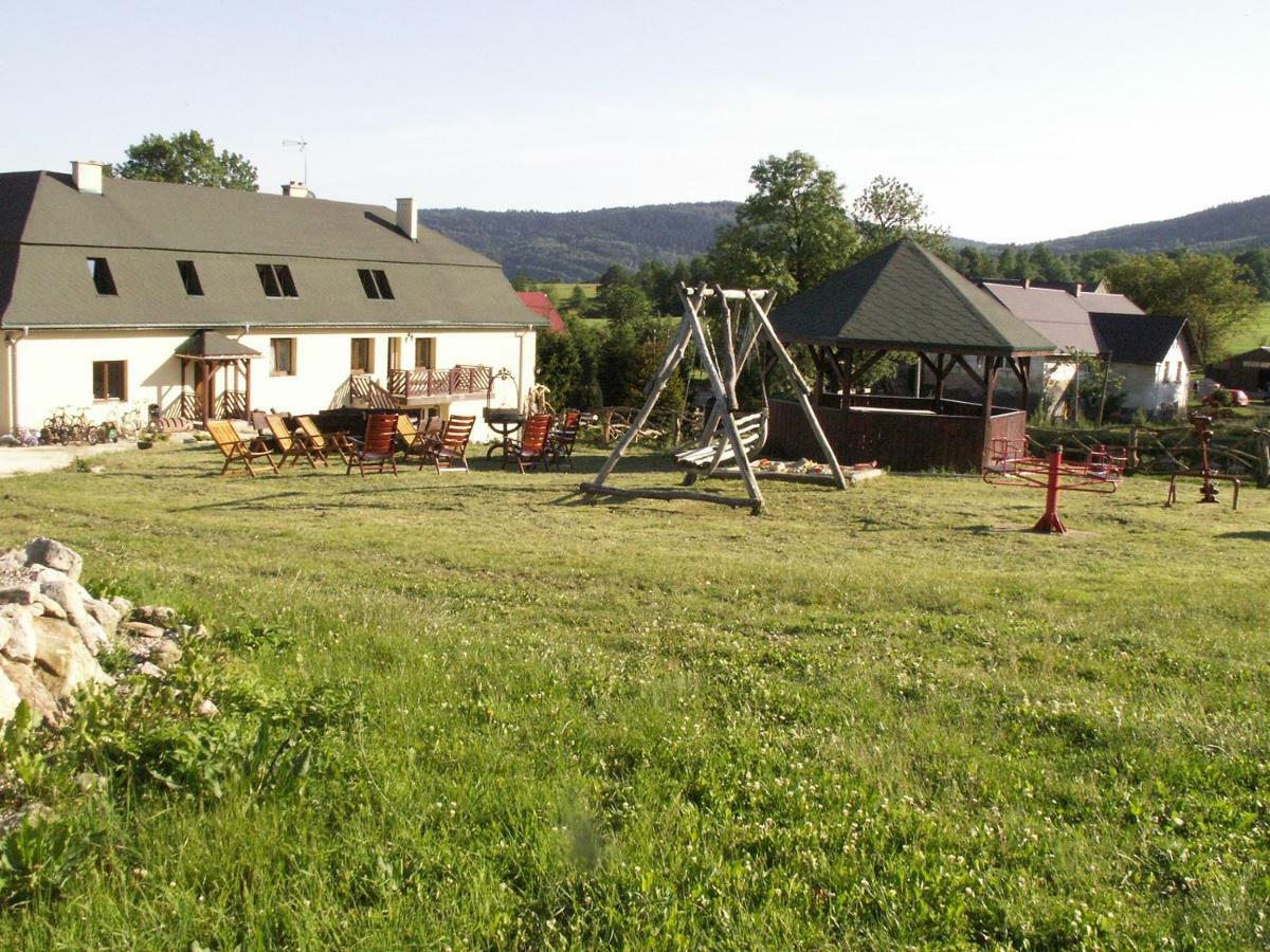 Agroturystyka Leszczynowy Dworek Ponikwa  Buitenkant foto