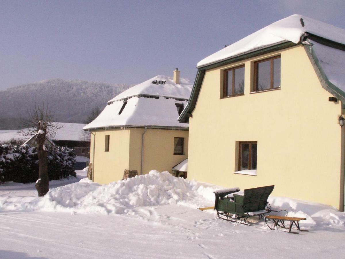 Agroturystyka Leszczynowy Dworek Ponikwa  Buitenkant foto
